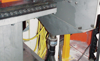 Heavy Duty Line Vac Conveys Metal Parts